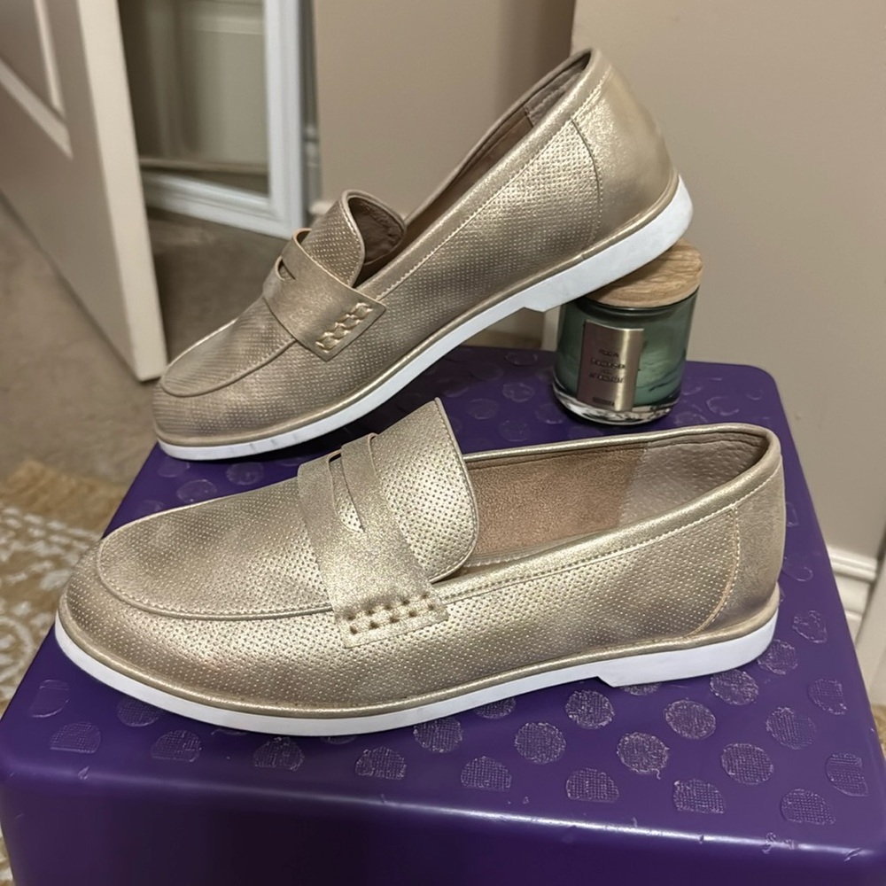 Me Too Loafers - Picture 2 of 4